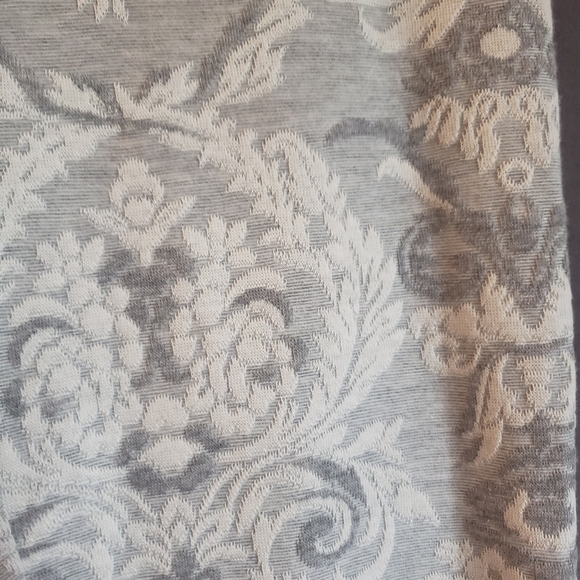 Joe Fresh fall or winter leggings. Cute design, warm material. - Picture 3 of 6